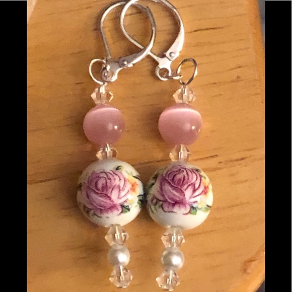 Floral Earrings - Picture 2 of 5